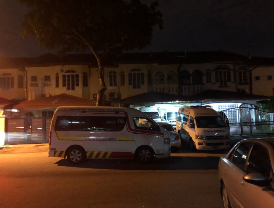 大都会/翻译PJU 1A救护车/1图