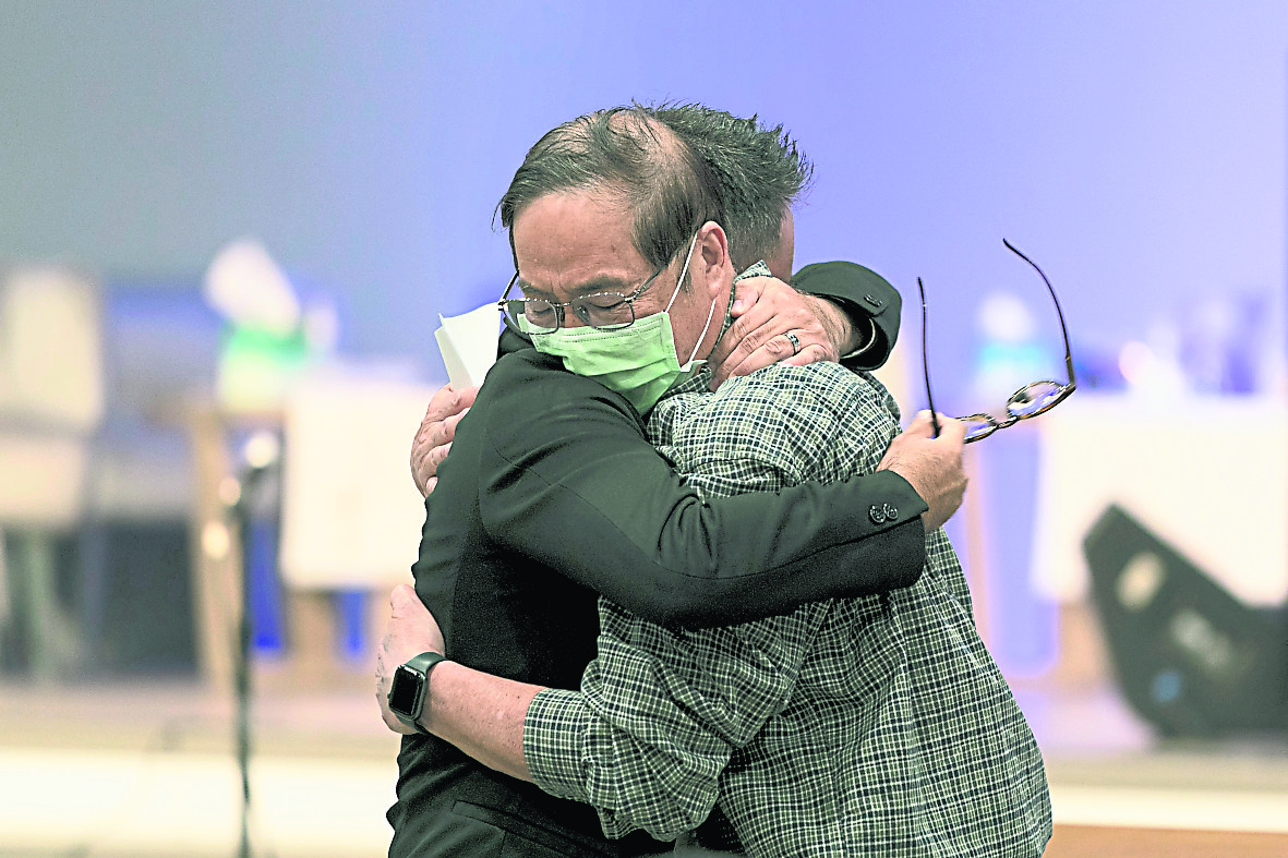 天下事 枪手封死全部出口 会友以为警卫赶人