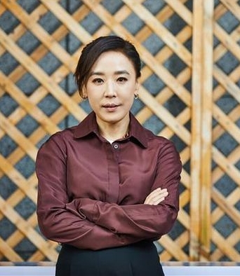 姜受延明早出殡全程直播 演艺圈大咖现身灵堂恸别