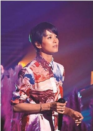 小S长女传出道 与梁咏琪合作拍影集