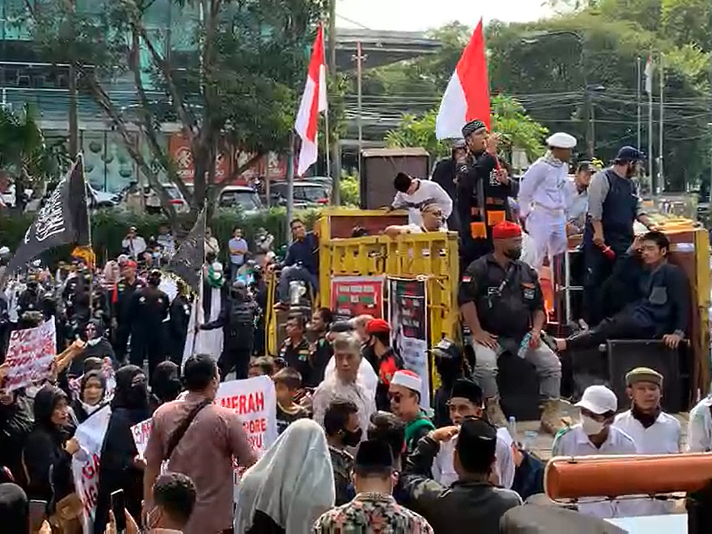 **已签发**柔:狮城二三事:印尼传教士索马德被禁入境,支持者恫言向狮城发动“类似911”恐袭