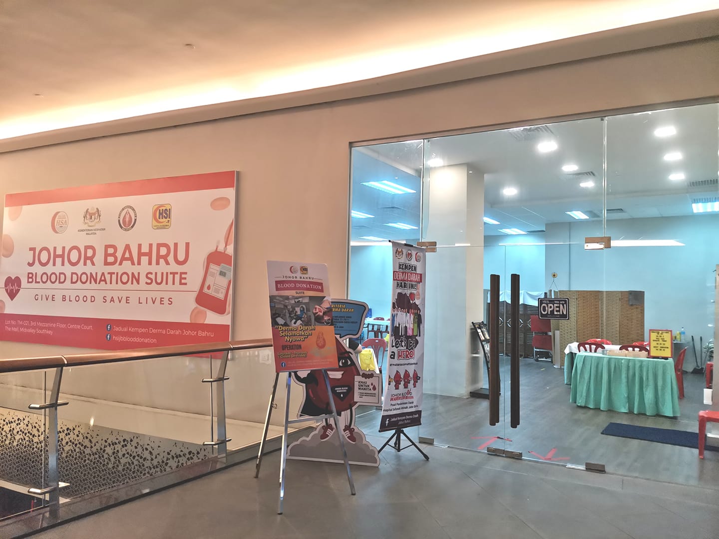 **已签发(请置头条)**柔:封面:【特稿】:急需“热血”助人!尤年轻捐血者仅占15%,血库中心冀各年龄层公众踊跃捐血