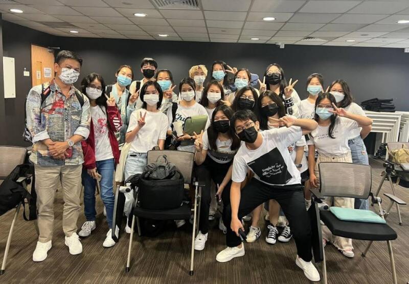 **已签发**：柔：狮城二三事：红星上宣布隔天就上课，周崇庆说到做到49岁重返校园