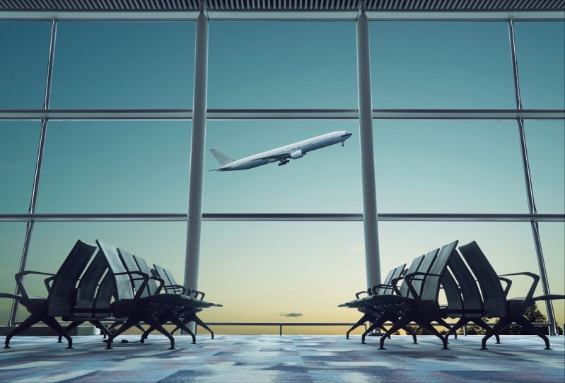 巴西机场公然播放色情片 网民:意图让人错过班机