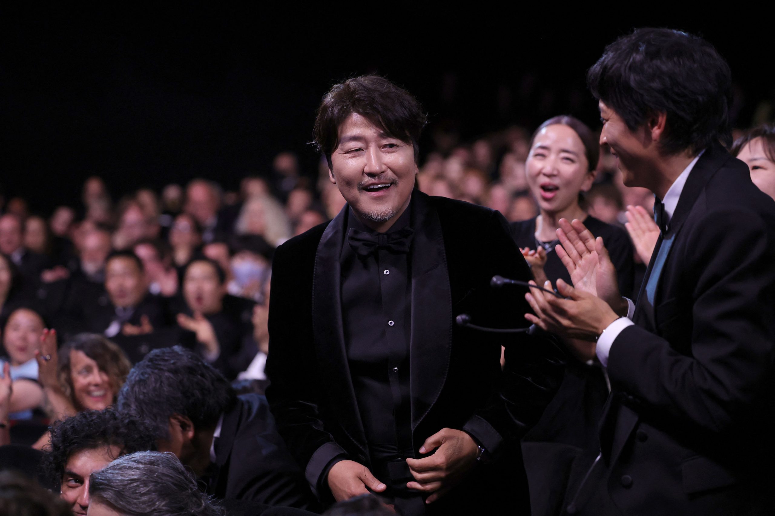 康城影展|宋康昊封帝成韩国第1人 朴赞郁夺最佳导演