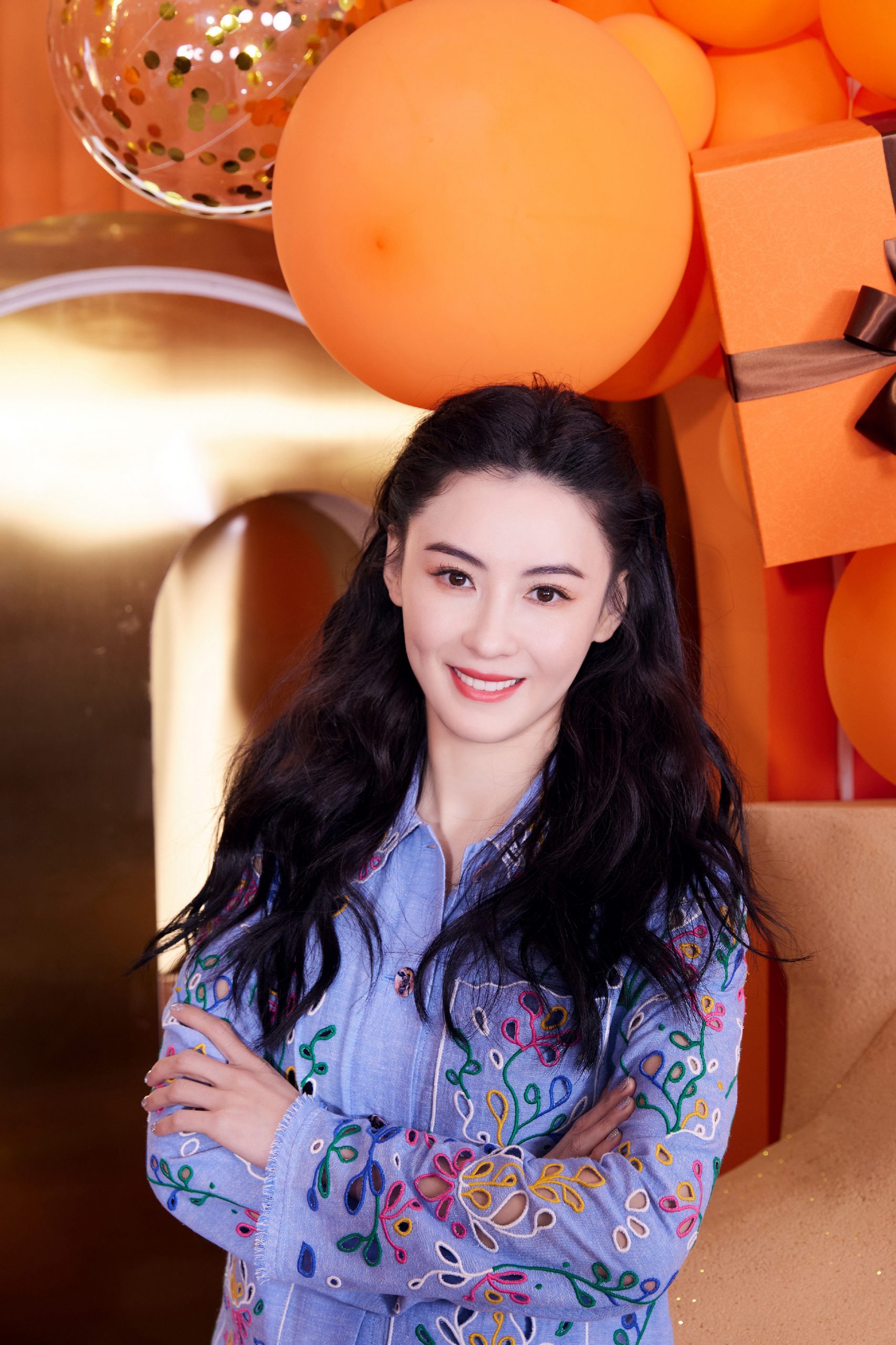 张柏芝晒照替二儿子庆生！网惊呼：好像谢霆锋