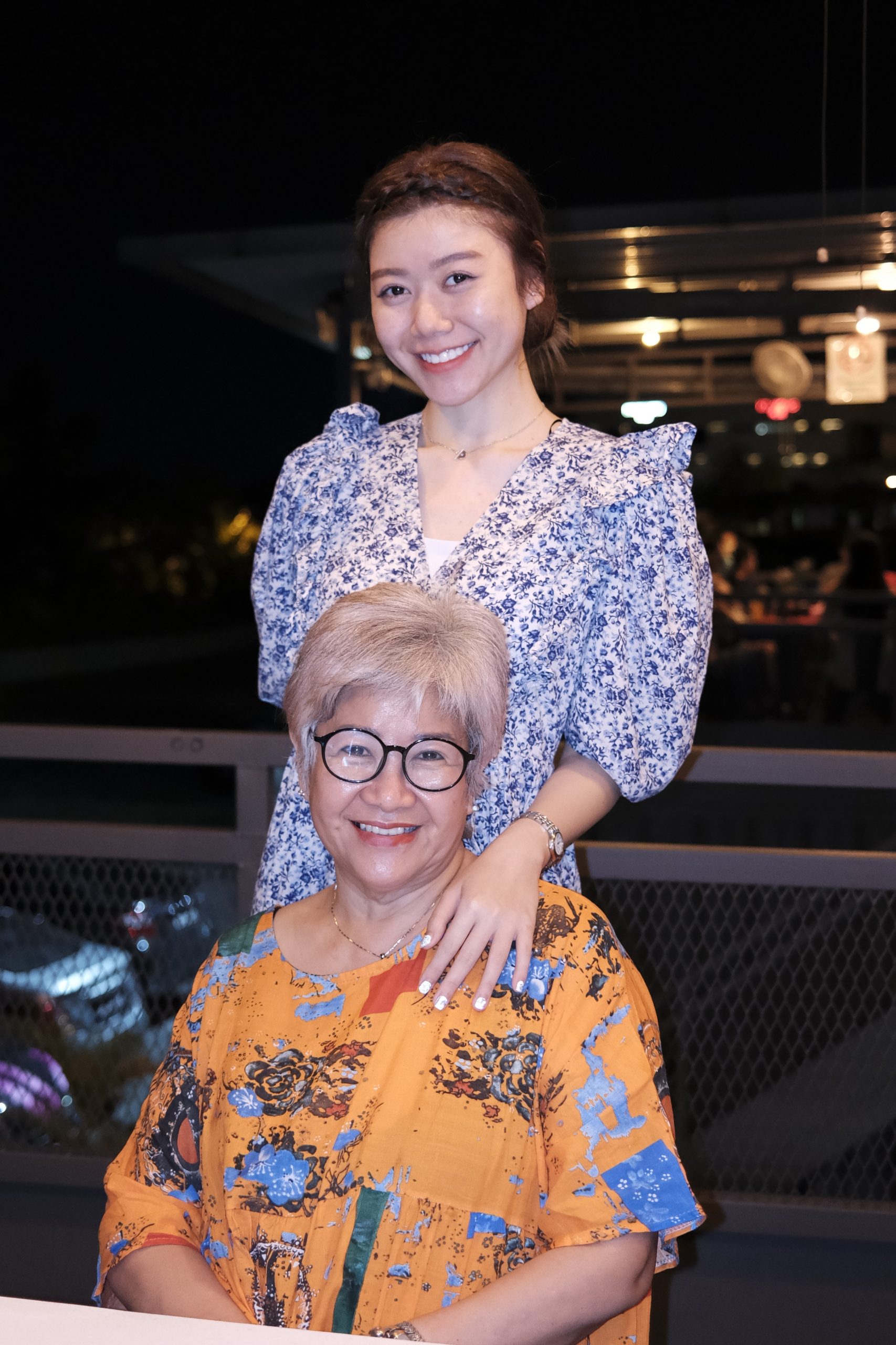 感恩母爱｜蔡恩雨 李佳欢“母亲，最坚实的后盾”