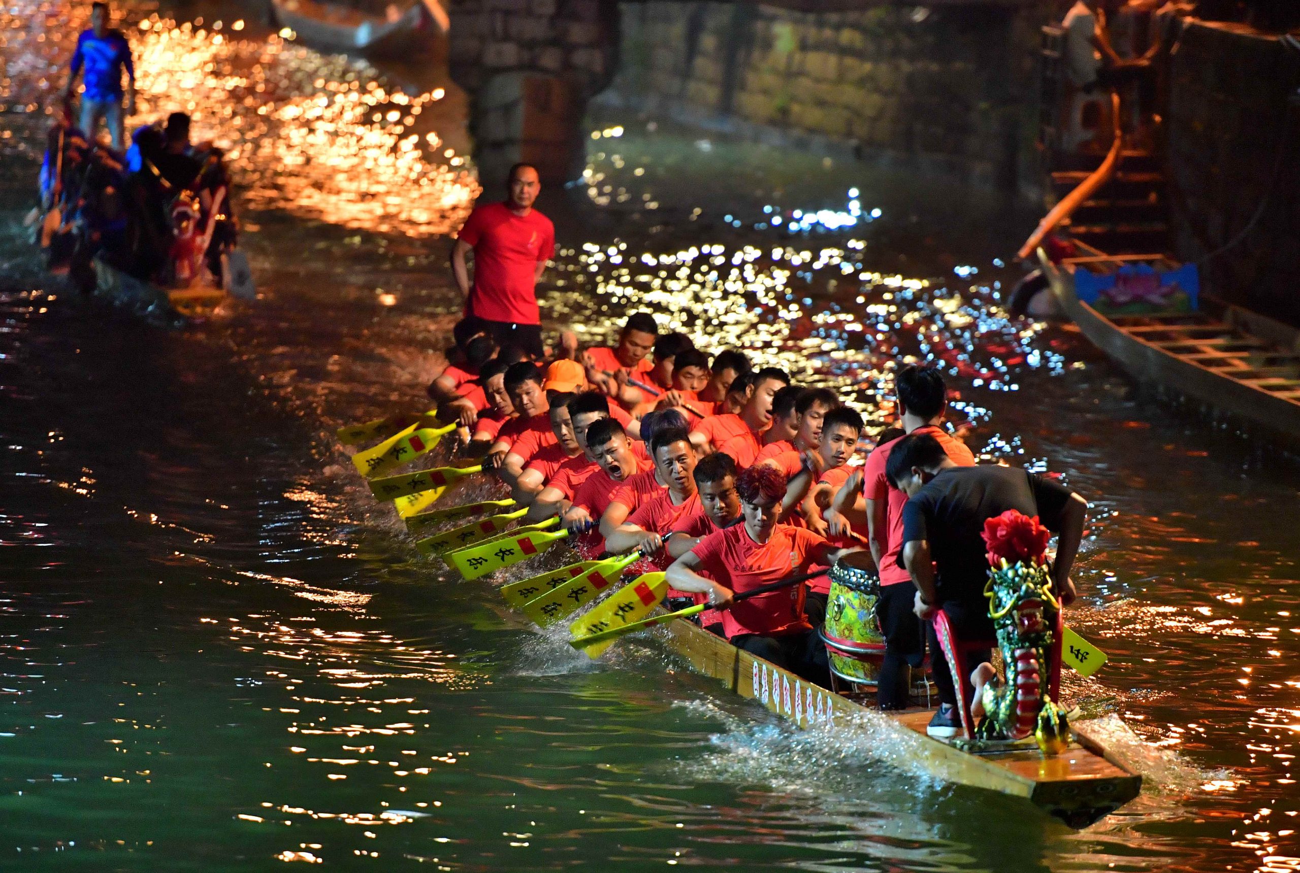 拼盘/福建长乐:侨乡古村夜赛龙舟迎端午