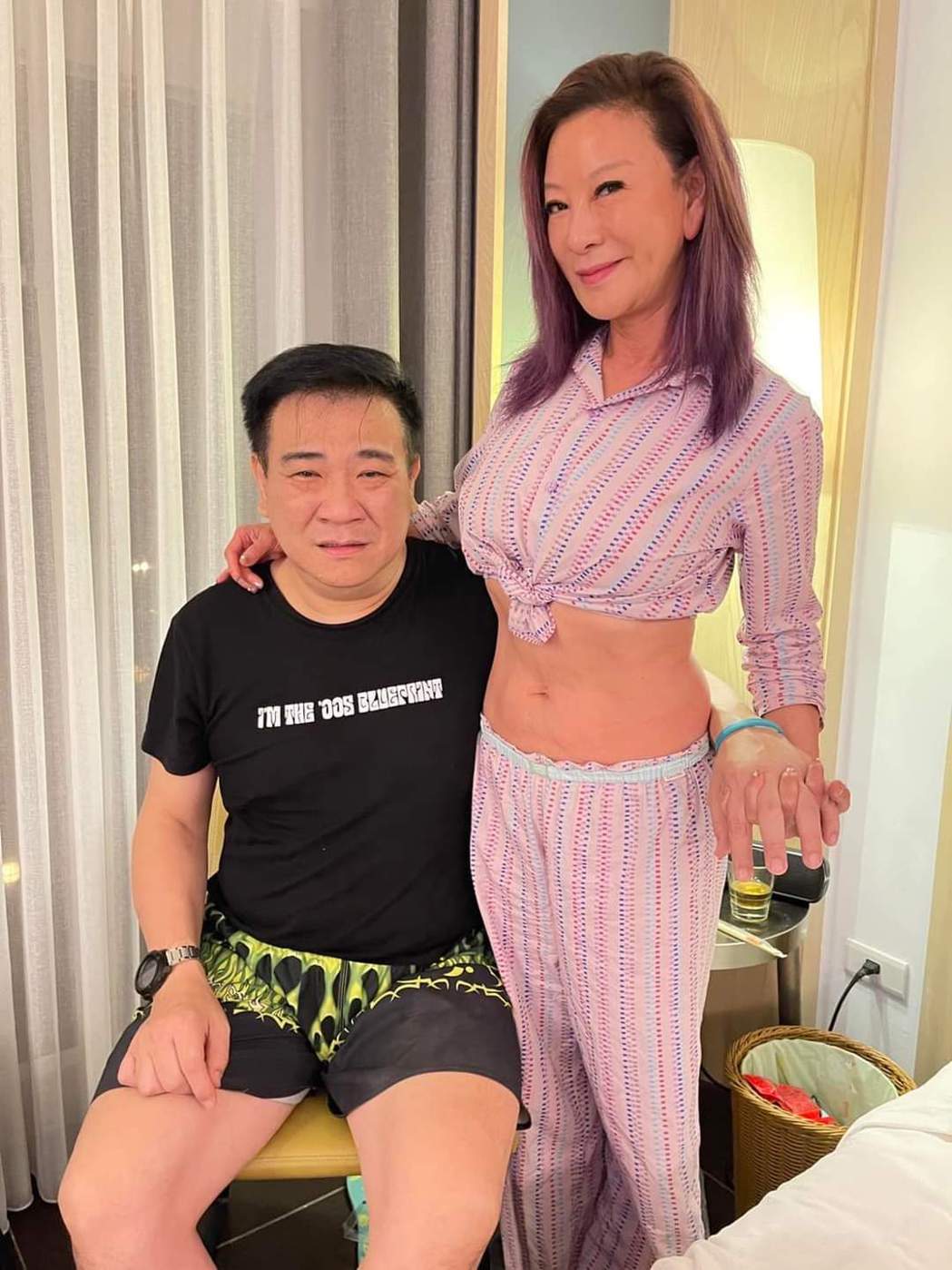 搂小6岁白云认爱? 杨绣惠放闪“我们在一起了” 	