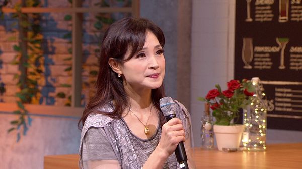 方季惟《赌圣2》拍档星爷 身高“落差太大”秒锯高跟鞋