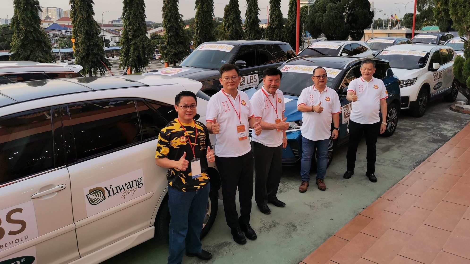 早报可做版头//大都会:“福联会四轮驱动车队全马联谊之旅”巴生筹获10万令吉拉曼医学院基金