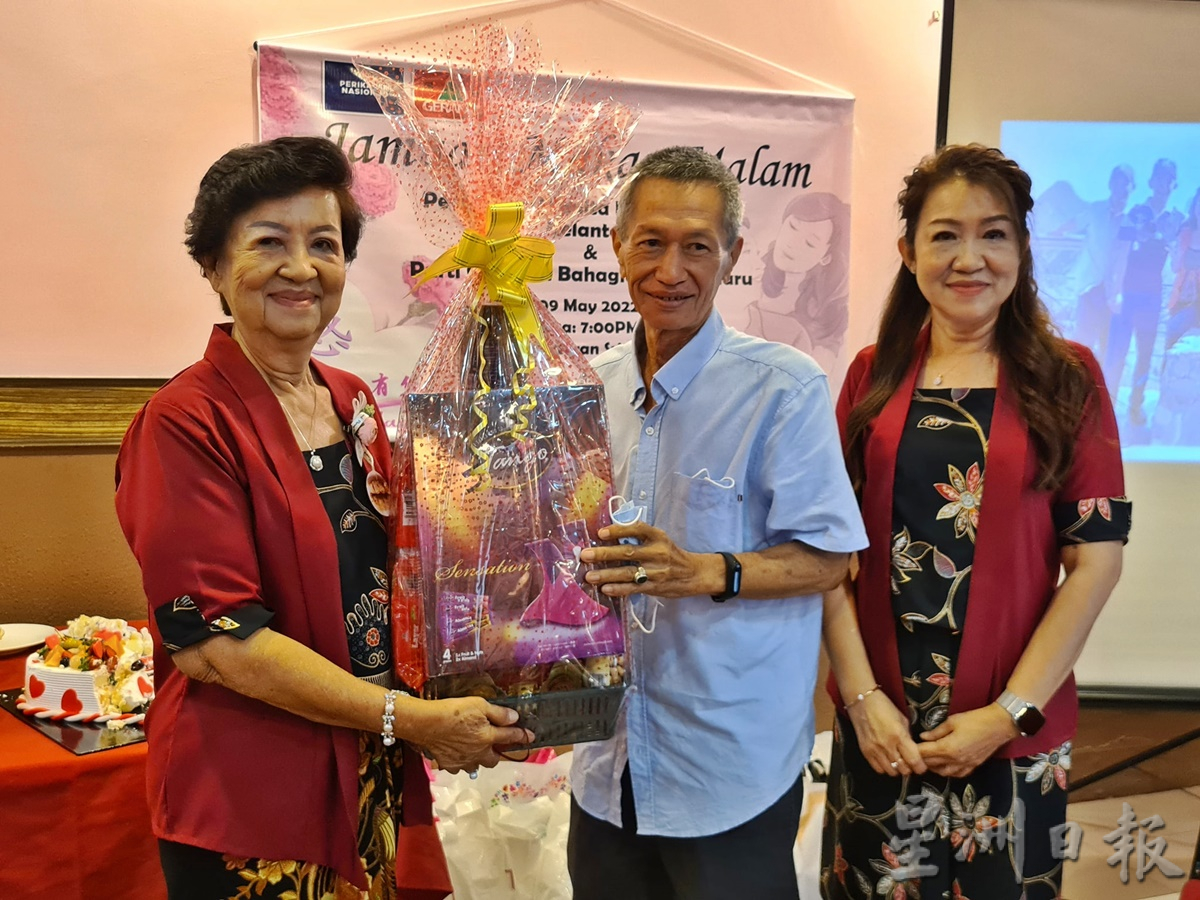 曾梦茜：遵循党指示 丹民政力挺国盟候选人