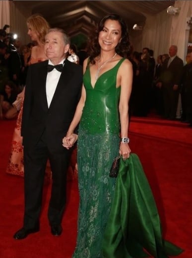 杨紫琼锺情绿色系 隔7年回归MET Gala一样绿