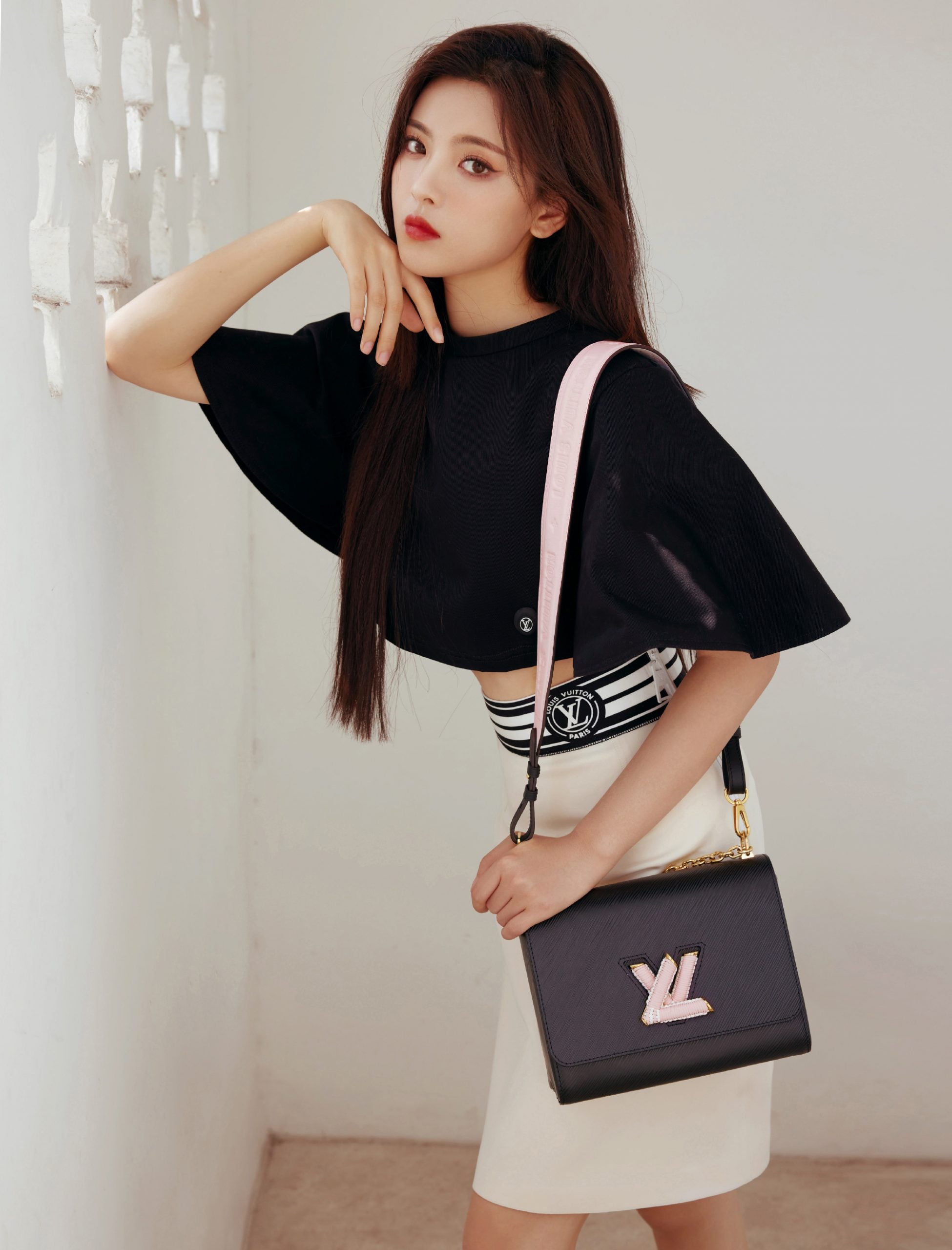 杨超越被批品味不行 优雅回怼：我挺欣赏你的