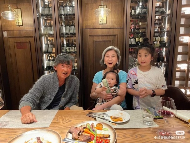 林子祥叶蒨文被野生捕获 夫妻真实互动曝光