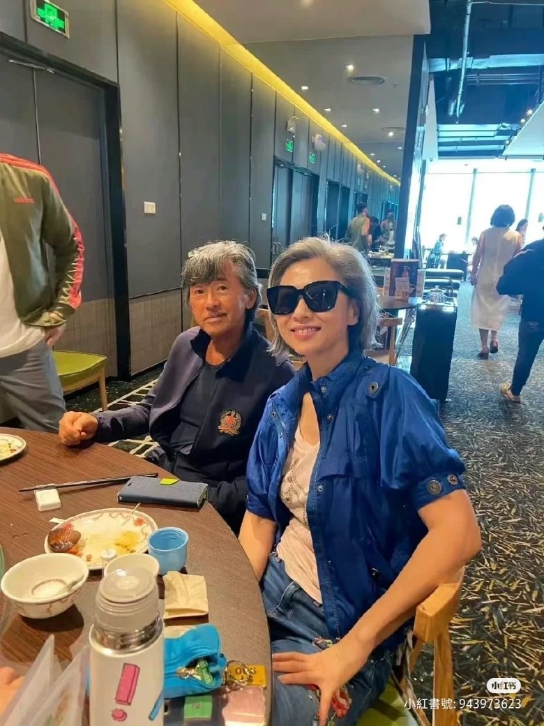 林子祥叶蒨文被野生捕获 夫妻真实互动曝光