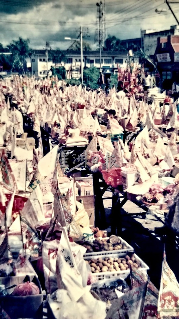 柔:封底:这些人那些事(5月9日刊):中元节祭拜活动—东甲曾经的年度盛事