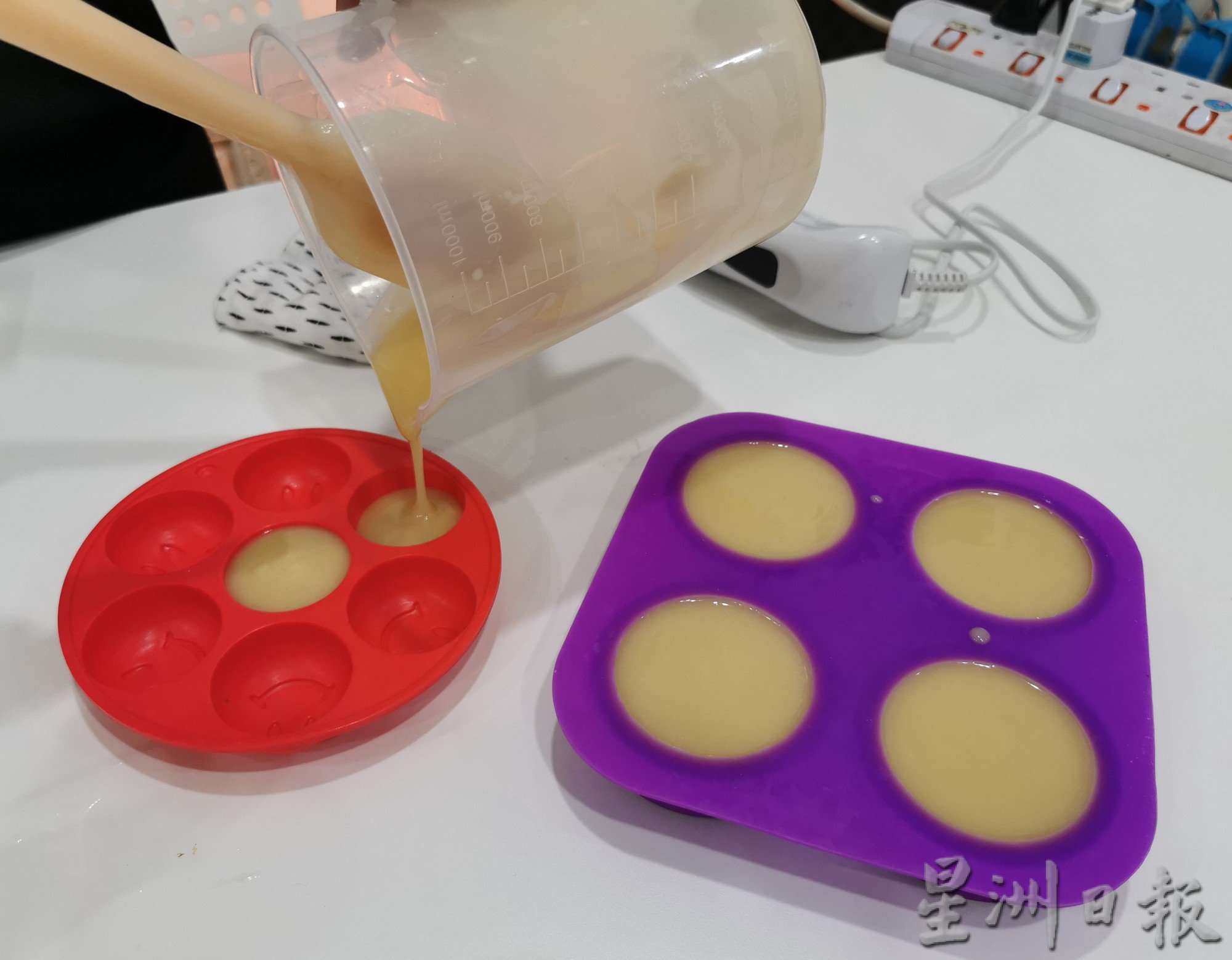 柔：时尚记事簿（5月7日见报）：在家制作回锅油肥皂经济又环保