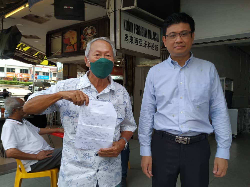 柔：第二版头条：假乘客真抢劫、小撮司机不按表乱开价；司机忧虑德士业前景