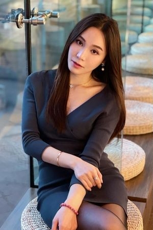 港版《华灯初上》佛山开拍  邓伊婷确诊赵硕之顶替