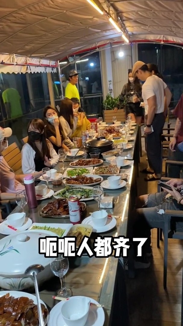 港版《华灯初上》佛山开拍  邓伊婷确诊赵硕之顶替