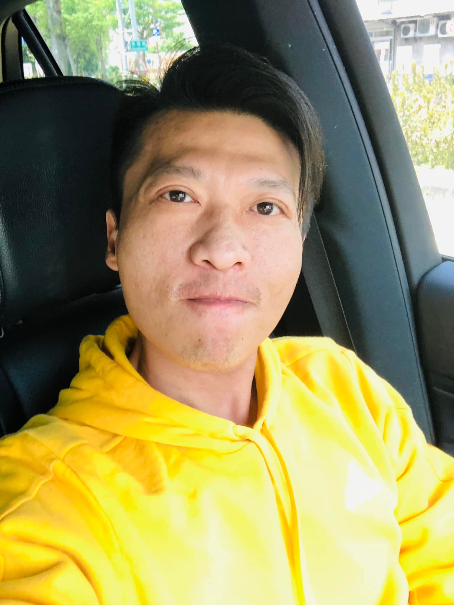 父车祸颅内出血抢救   台歌手跪求集气