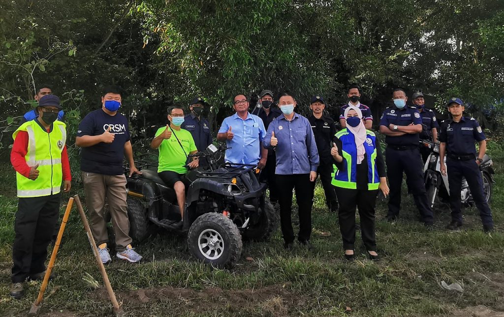 牙也县议会不再妥协 出动神手拆除非法牛棚