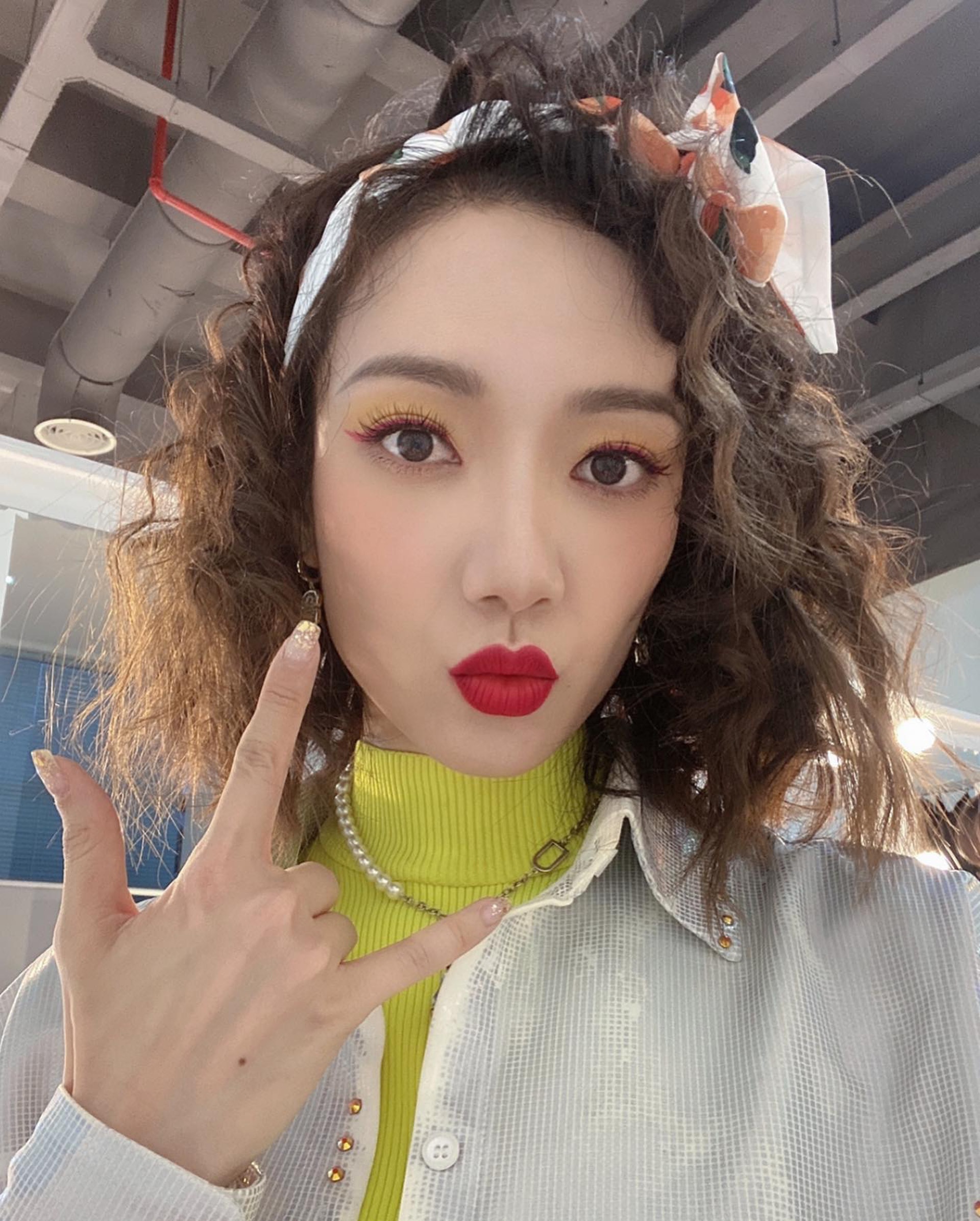 王君馨拍视频喊:我是中国香港 网酸满满求生欲