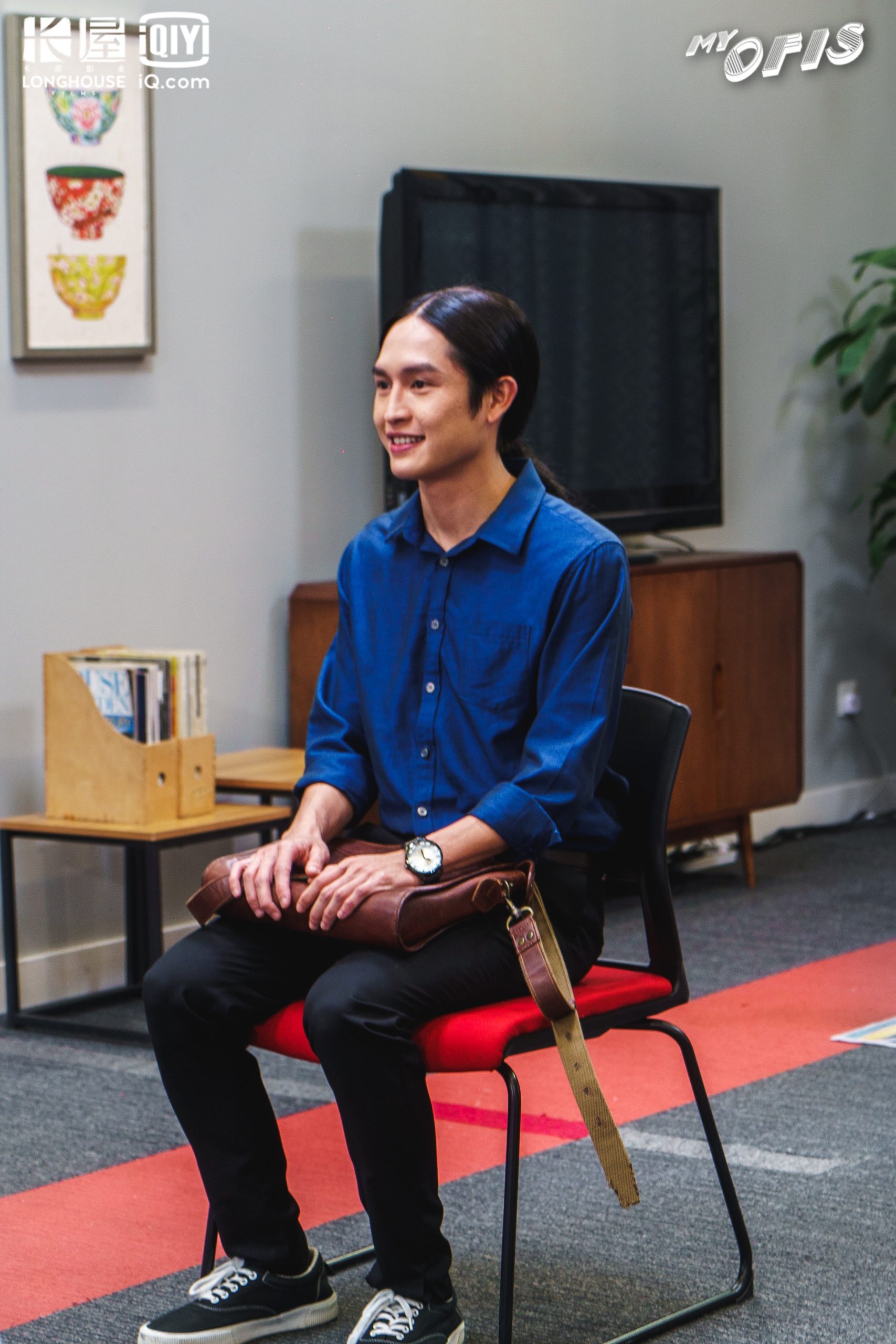 王峻演出爱奇艺剧集 《我的奇葩同事》展现多元文化