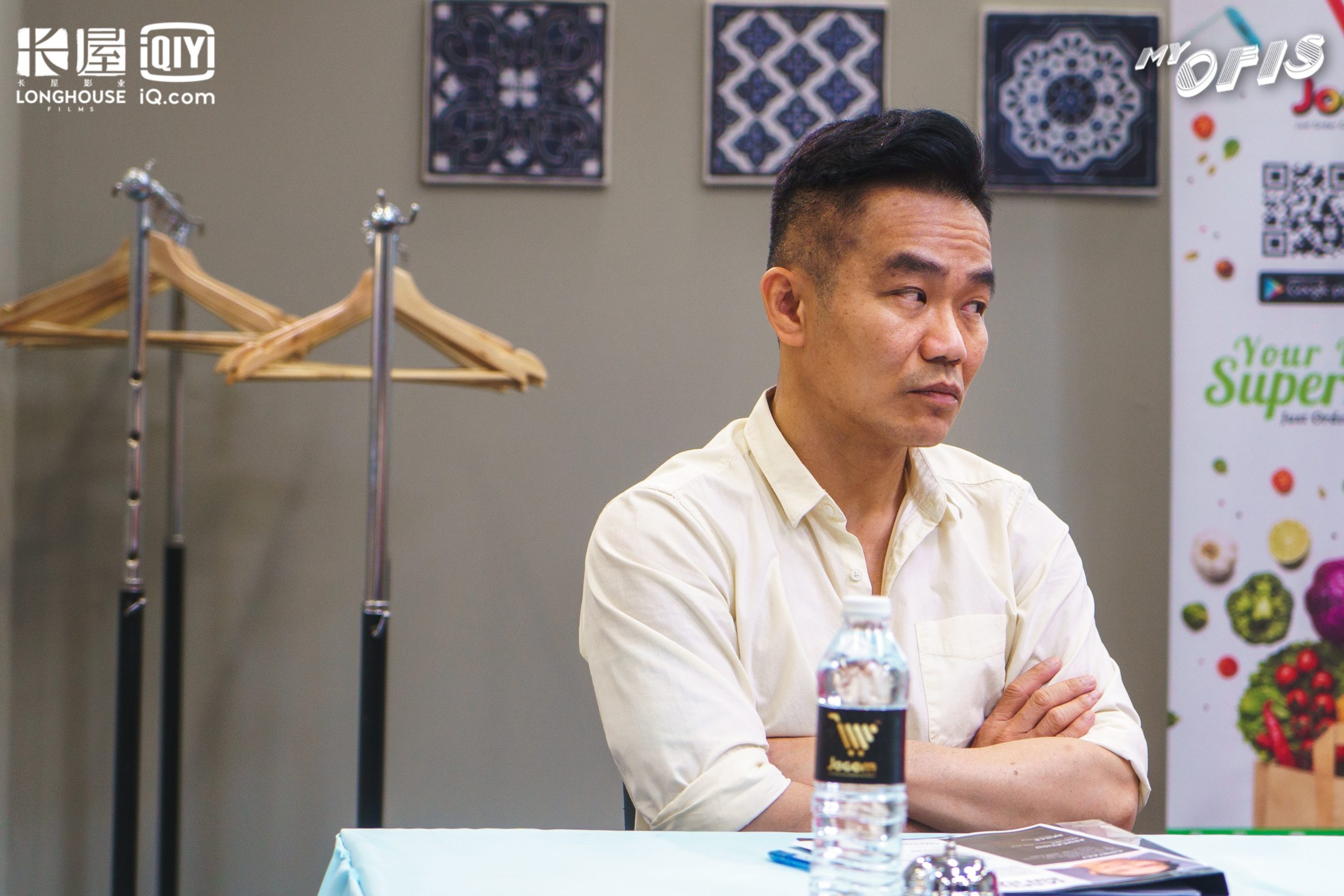 王峻演出爱奇艺剧集 《我的奇葩同事》展现多元文化