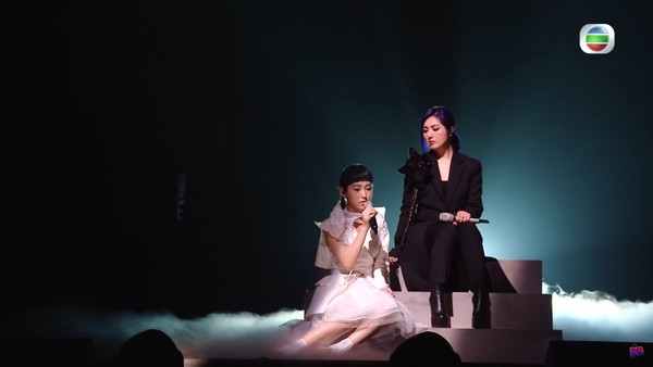 笑对被嘲老负评　杨千嬅认年纪大是事实