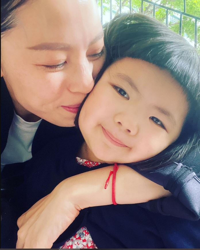  网批把Lucy李元元当摇钱树　李璨琛太太高EQ回应	