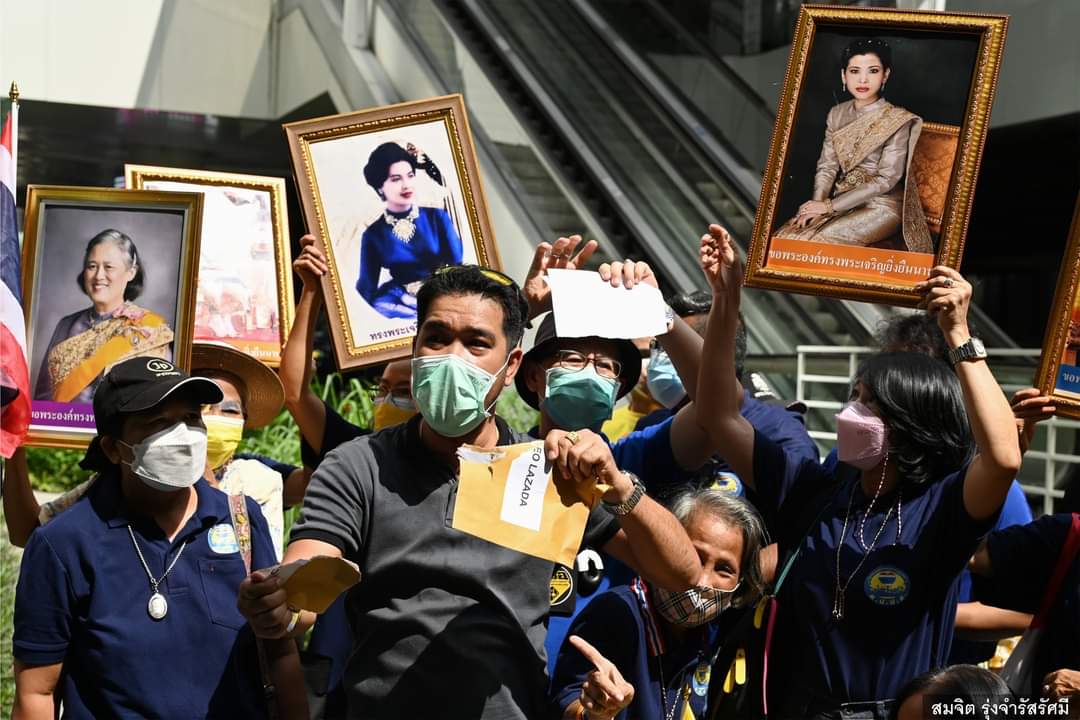 网红坐轮椅疑影射泰公主 促销广告冒犯王室遭抵制