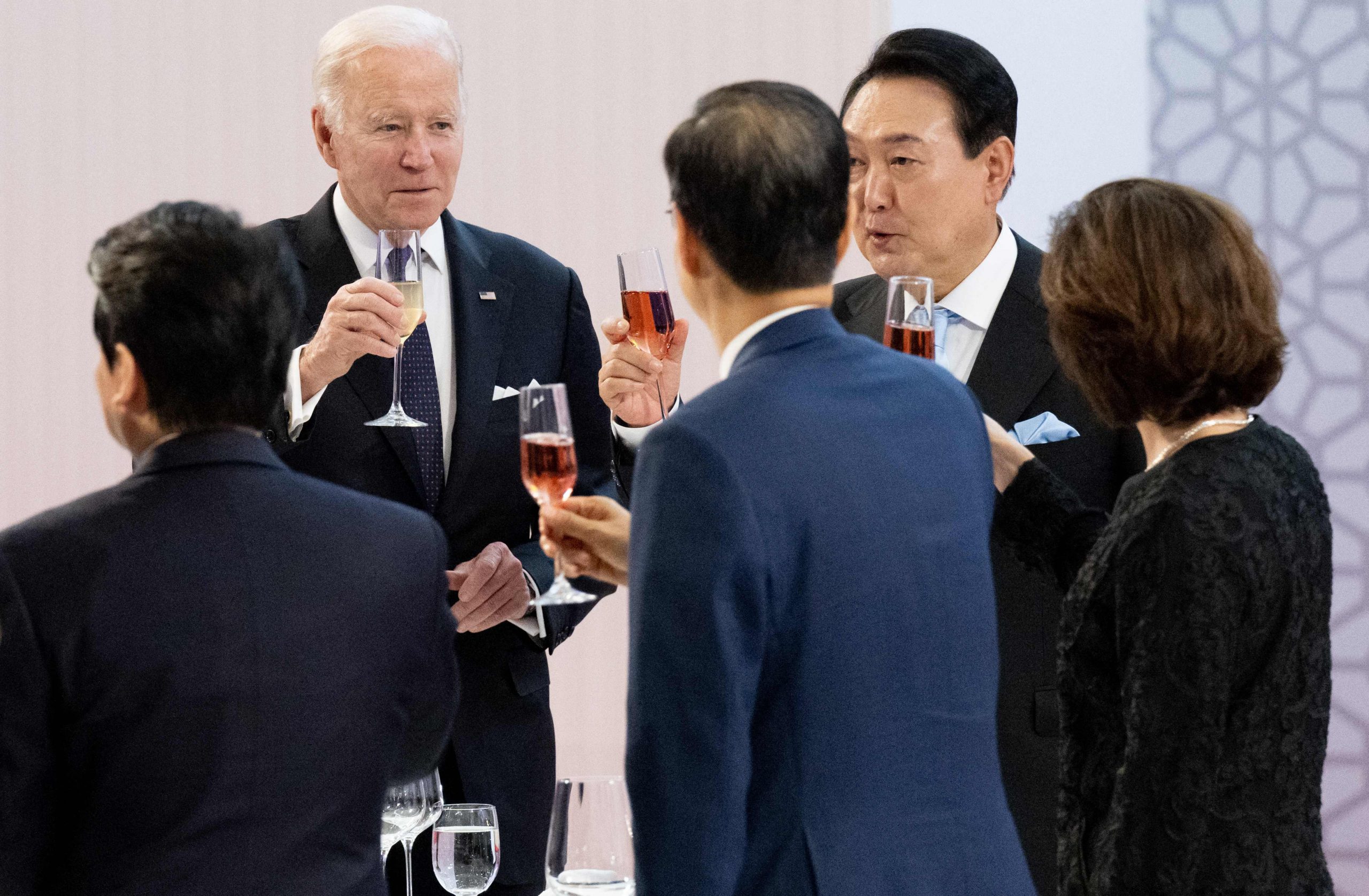 美韩首脑会谈强调维护印太自由  美韩扩大军事联盟慑朝