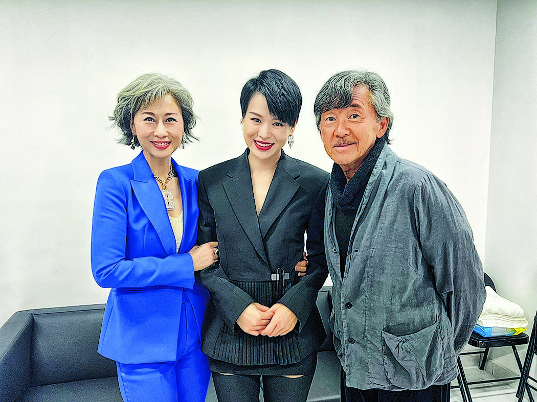 胡杏儿巧遇伯乐叶倩文 激动喊:没你就没今日的我