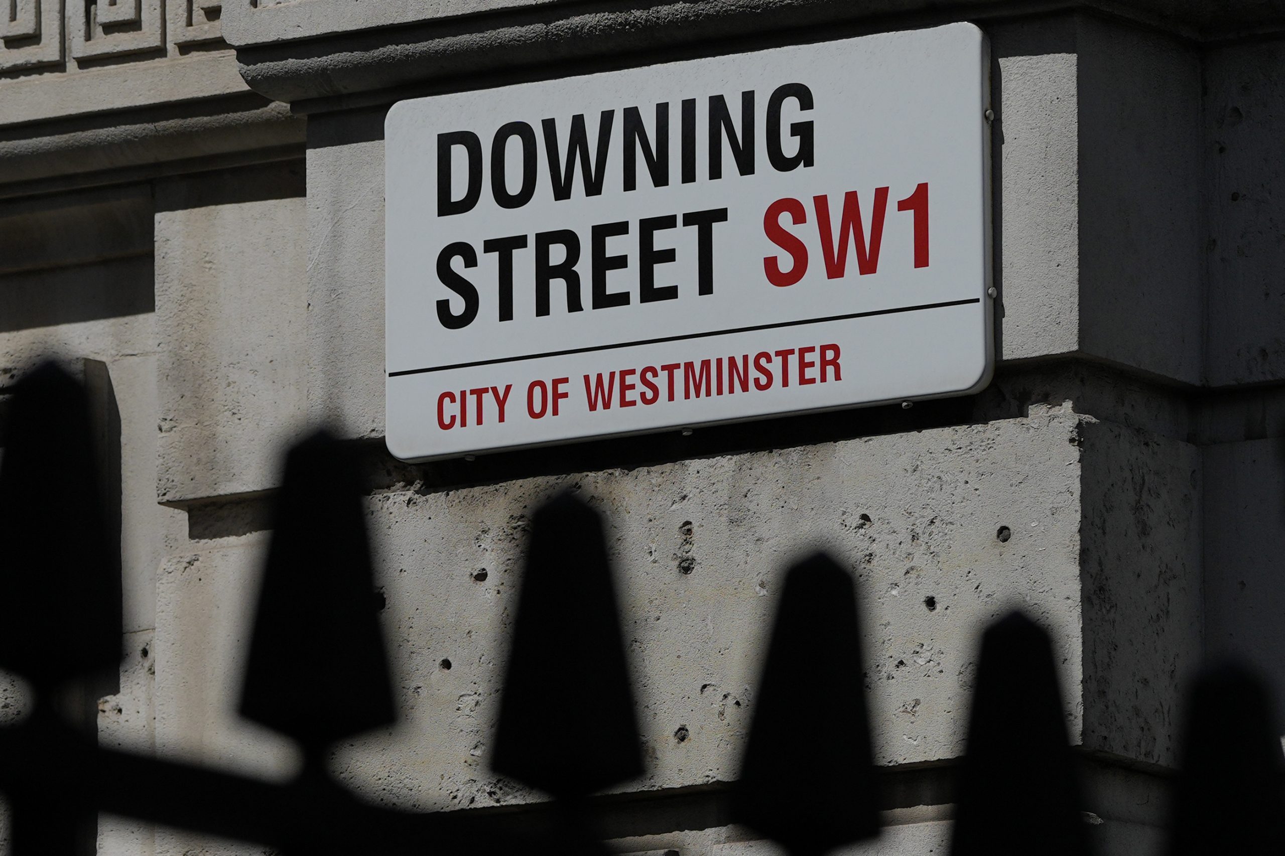 英国／警就首相派对门追加罚款 迄今累计逾百件