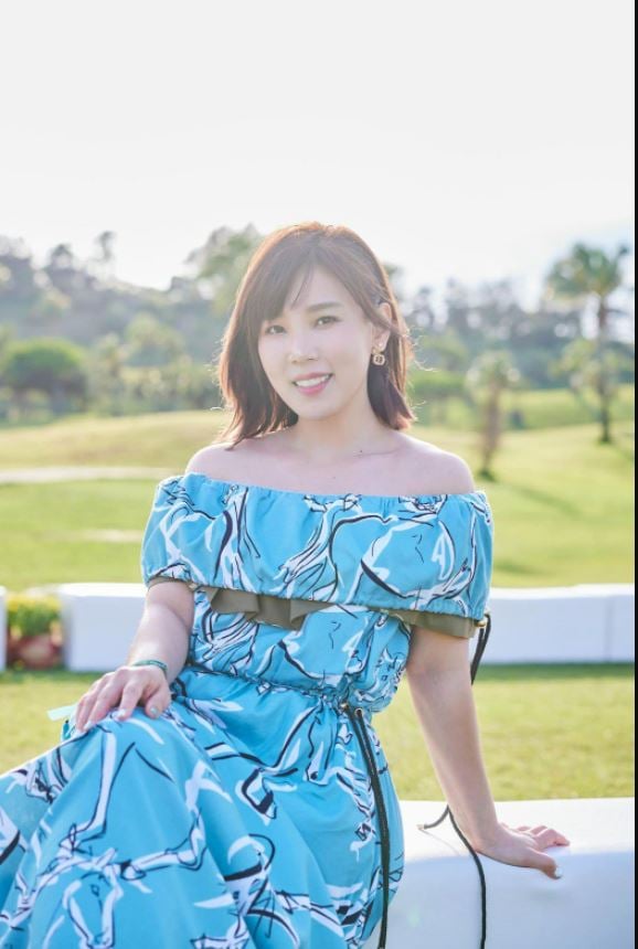 被曝秘婚小5岁男友半年 李佳薇哭笑不得：我未婚