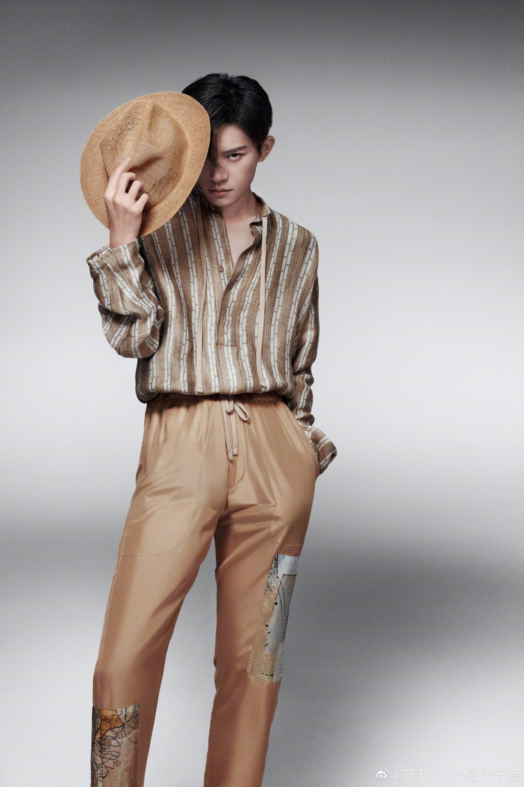 被爆520表白刘浩存  易烊千玺粉丝炸锅