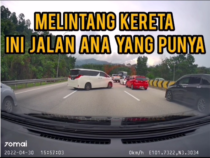 视频 | Vellfire用紧急车道多次尝试超车·Myvi司机怒：我给你红！