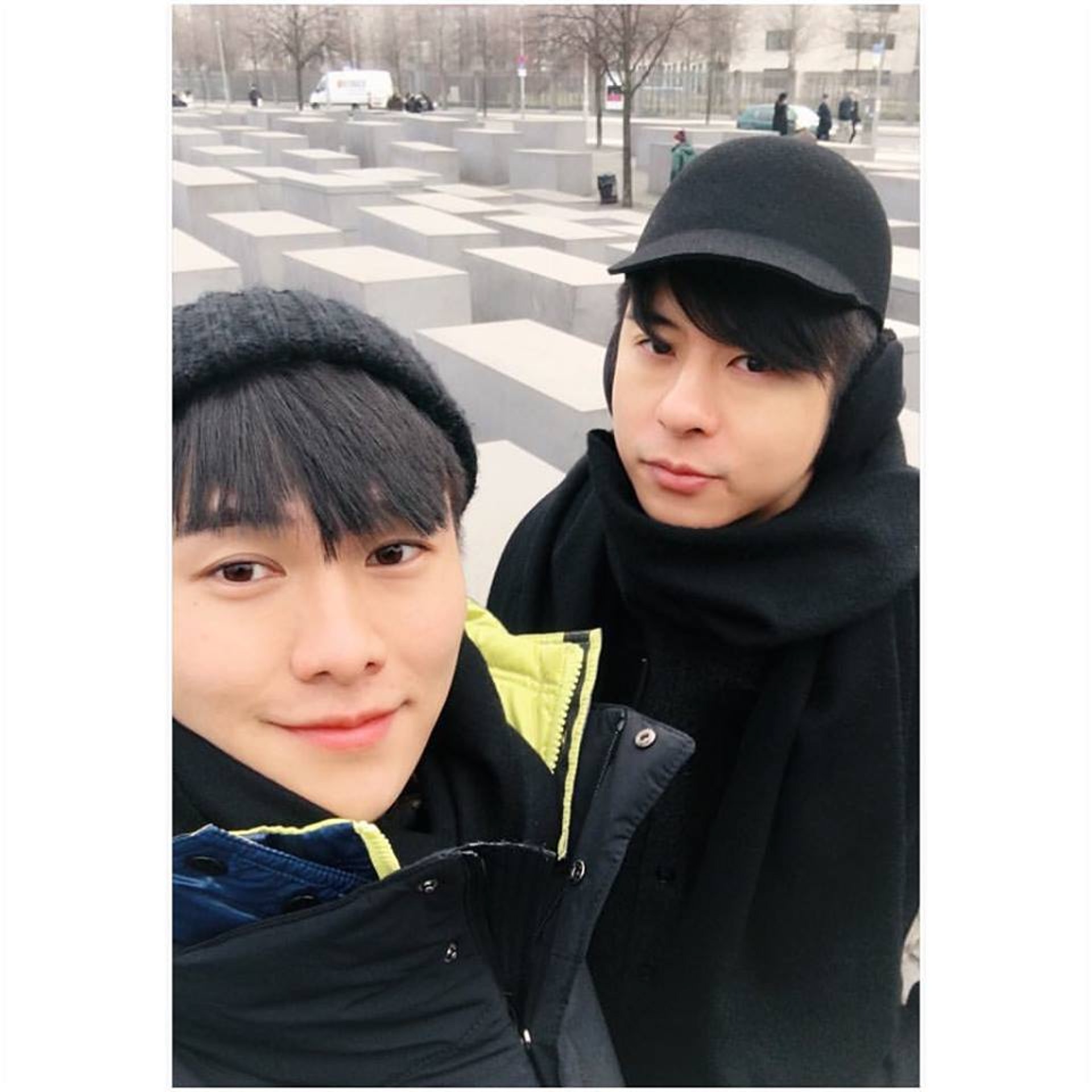 许廷铿甩断背情 女助手情侣颈绳泄蜜