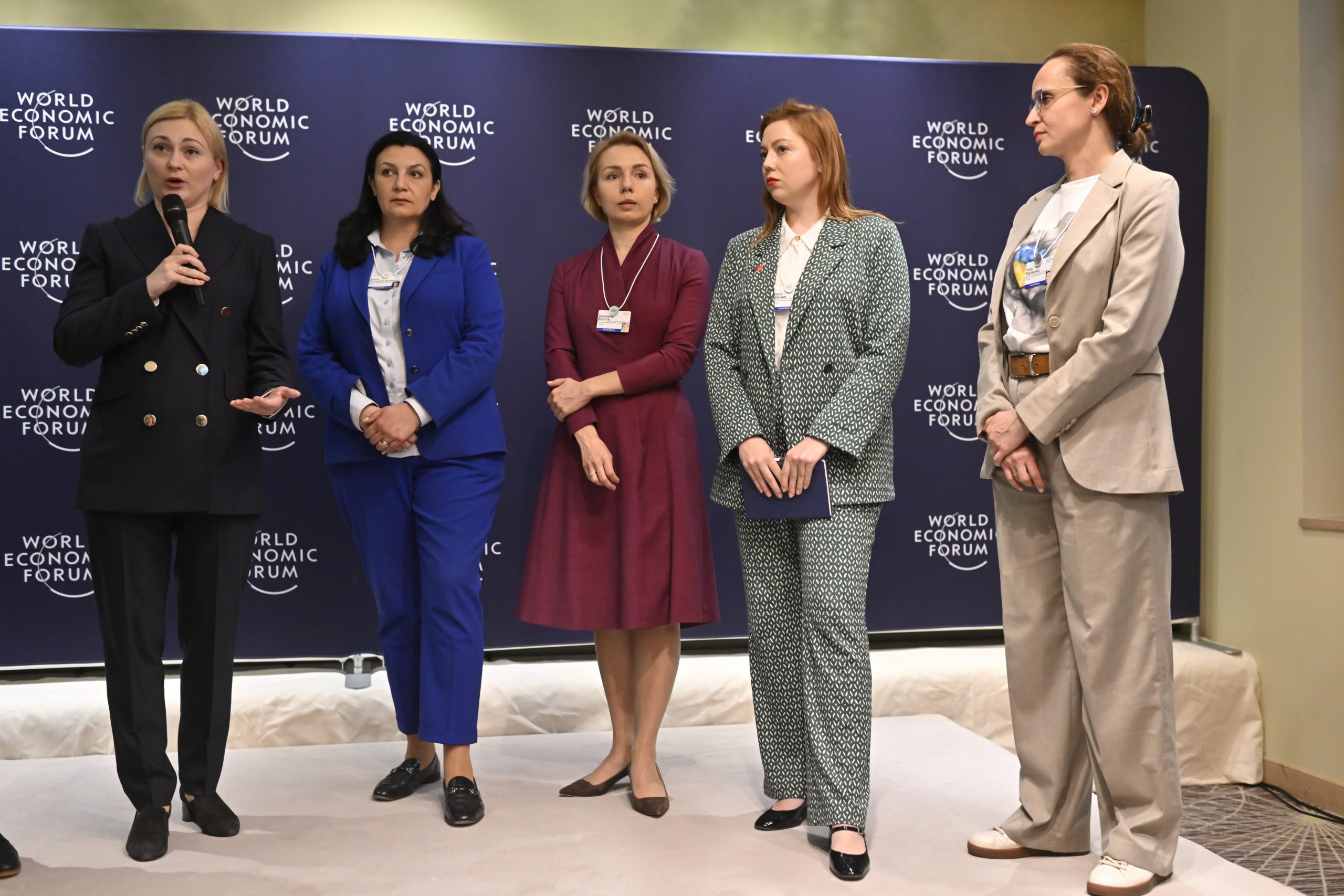 达沃斯峰会在俄乌战争笼罩下登场