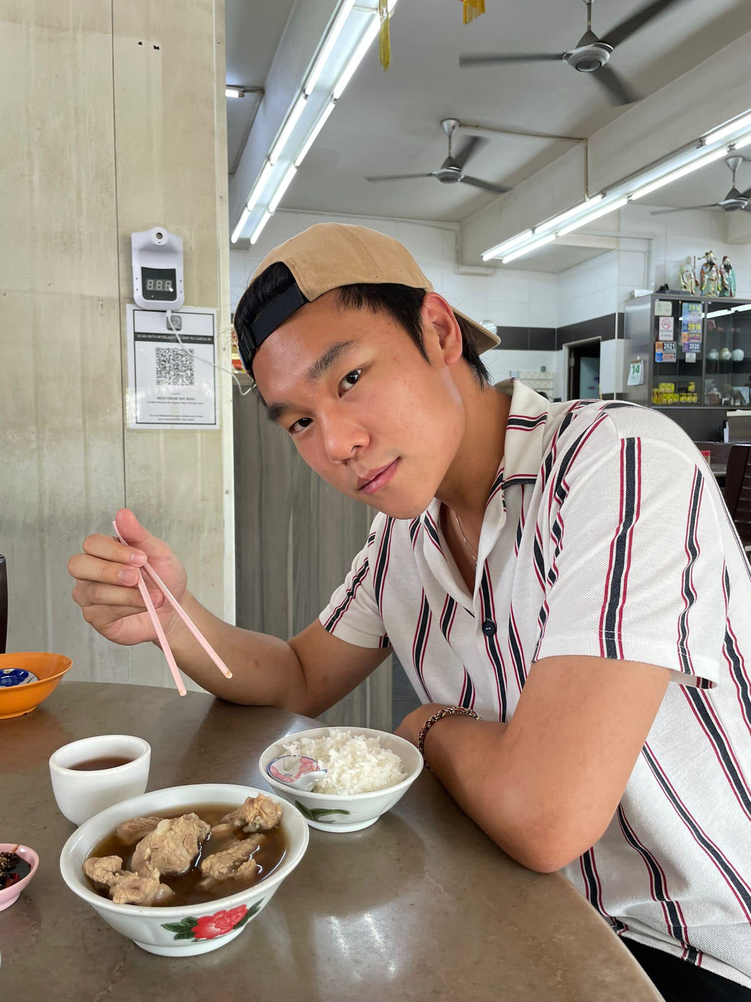 遇劳动节开斋节长连假 蔡明仁曲折返乡路被迫睡机场