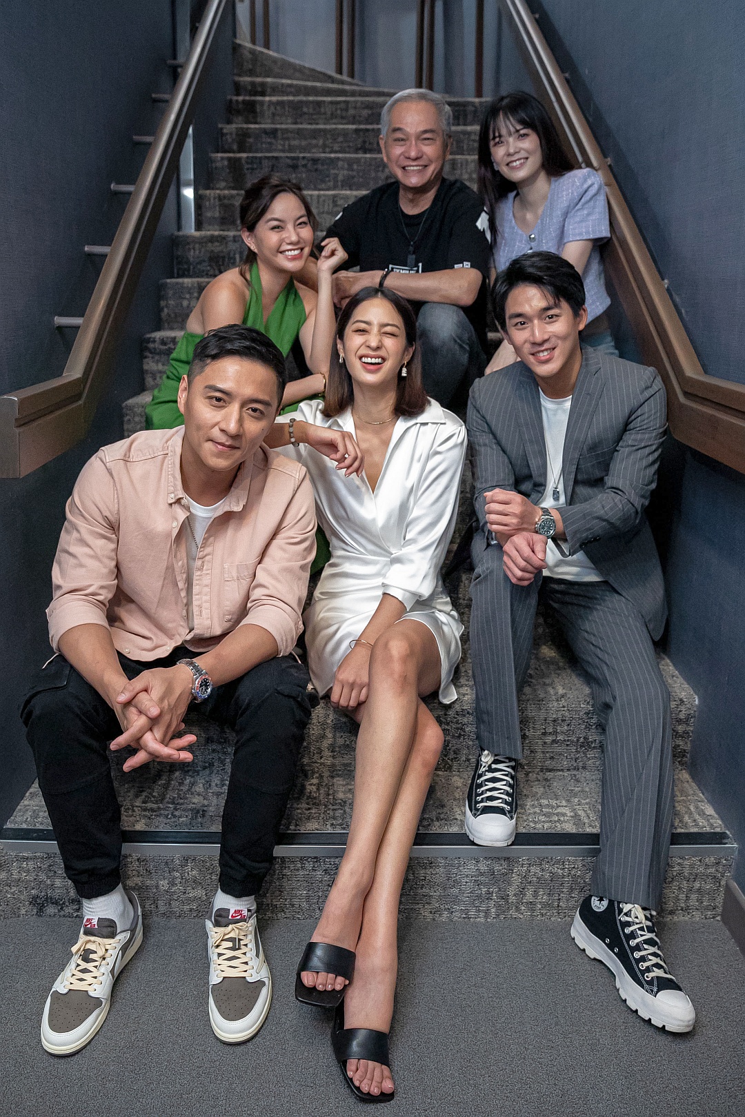 郑人硕敷3片面膜美白 莫允雯李博翔遇好兄弟凑热闹