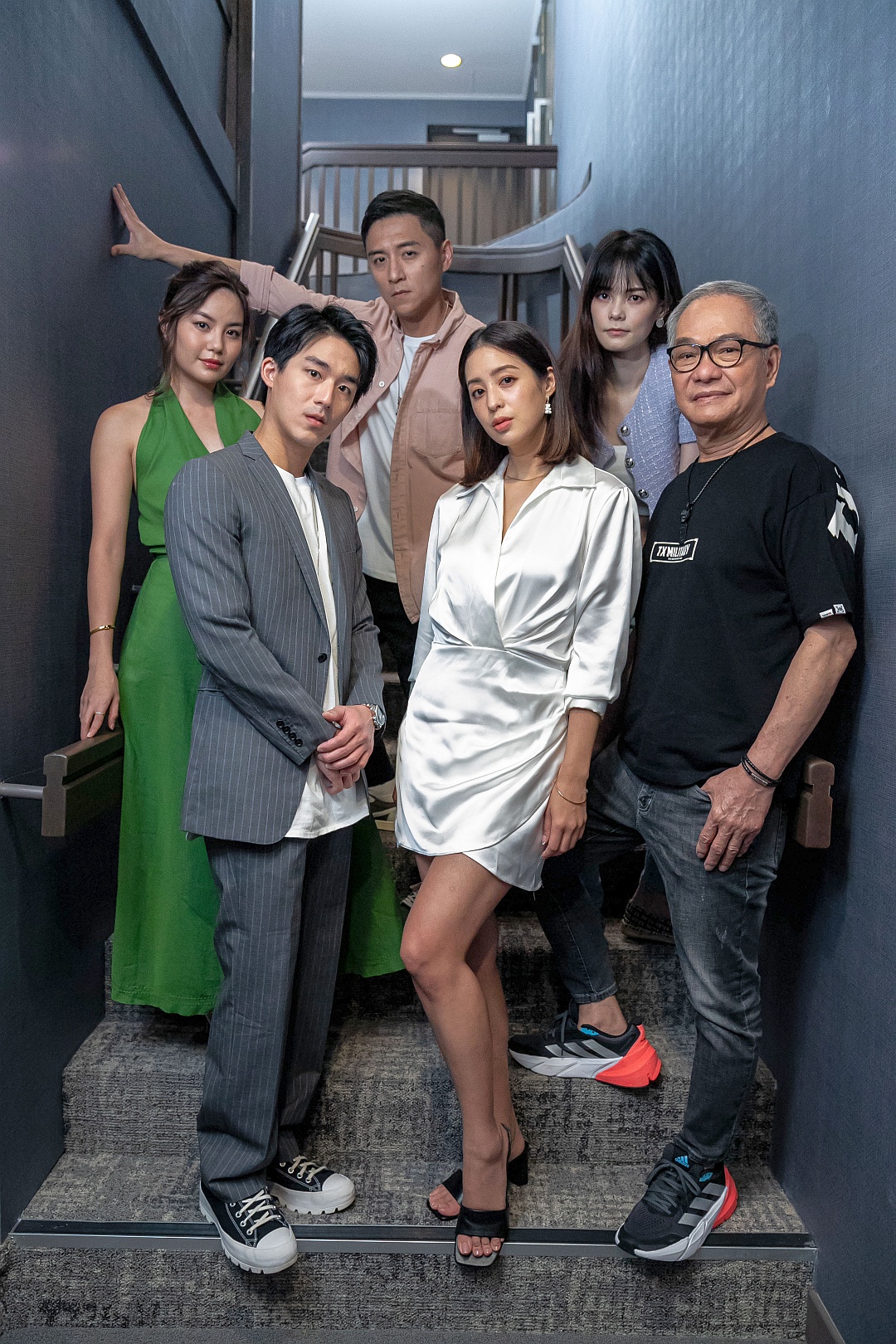 郑人硕敷3片面膜美白 莫允雯李博翔遇好兄弟凑热闹