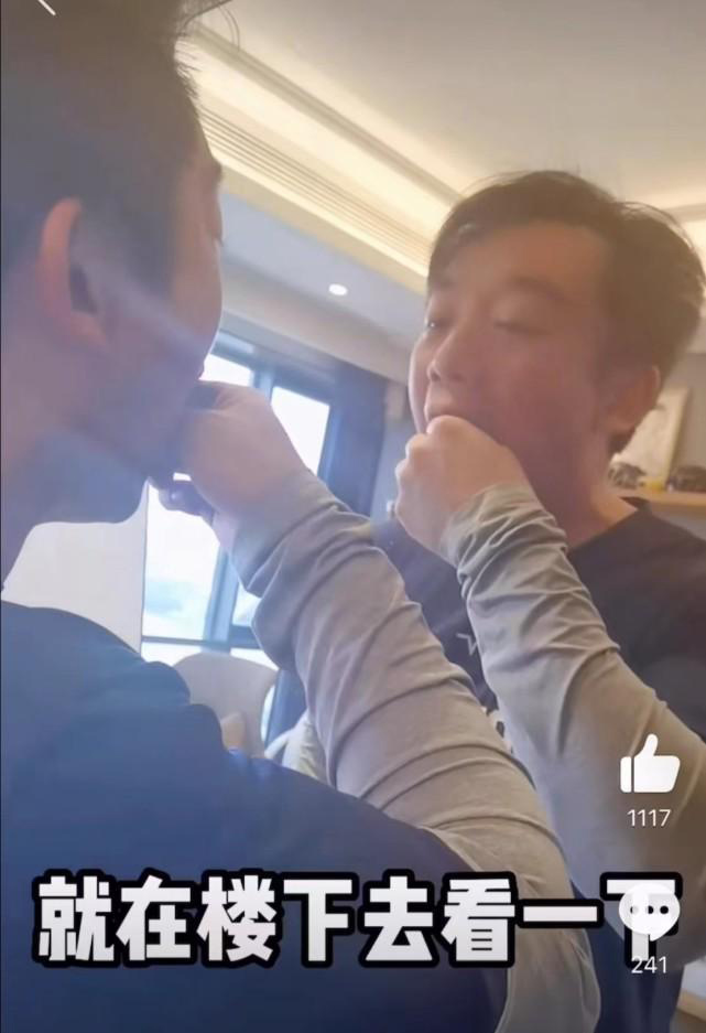 郑恺鱼刺卡喉折腾1天1夜  老婆1招秒帮夹出