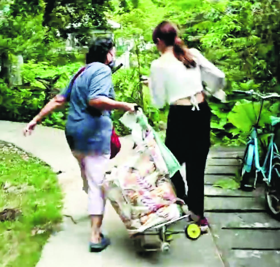 采访“恐怖老鼠屋”惨被袭击 《东张西望》主持利颖怡报警验伤