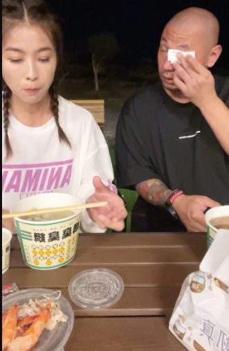 金刚小娴认分手1个月 遭质疑“为何一直营造甜蜜”