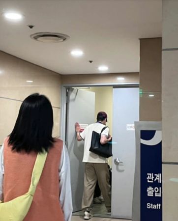 金多美崔宇植看音乐剧被拍  《那年夏天》CP粉暴动