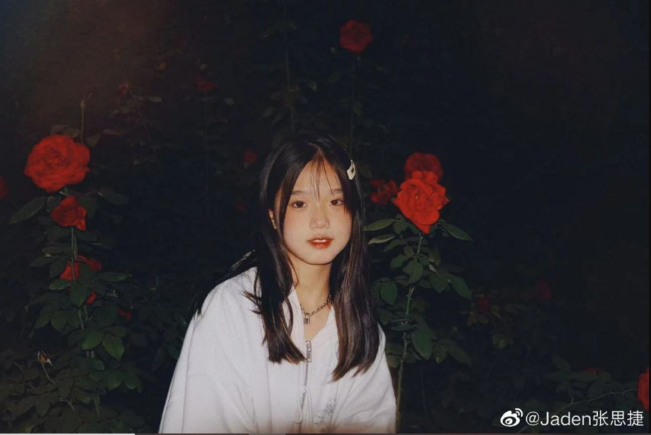 锺丽缇二女不满被指割双眼皮 拍影片大骂网民:你脑子有点问题