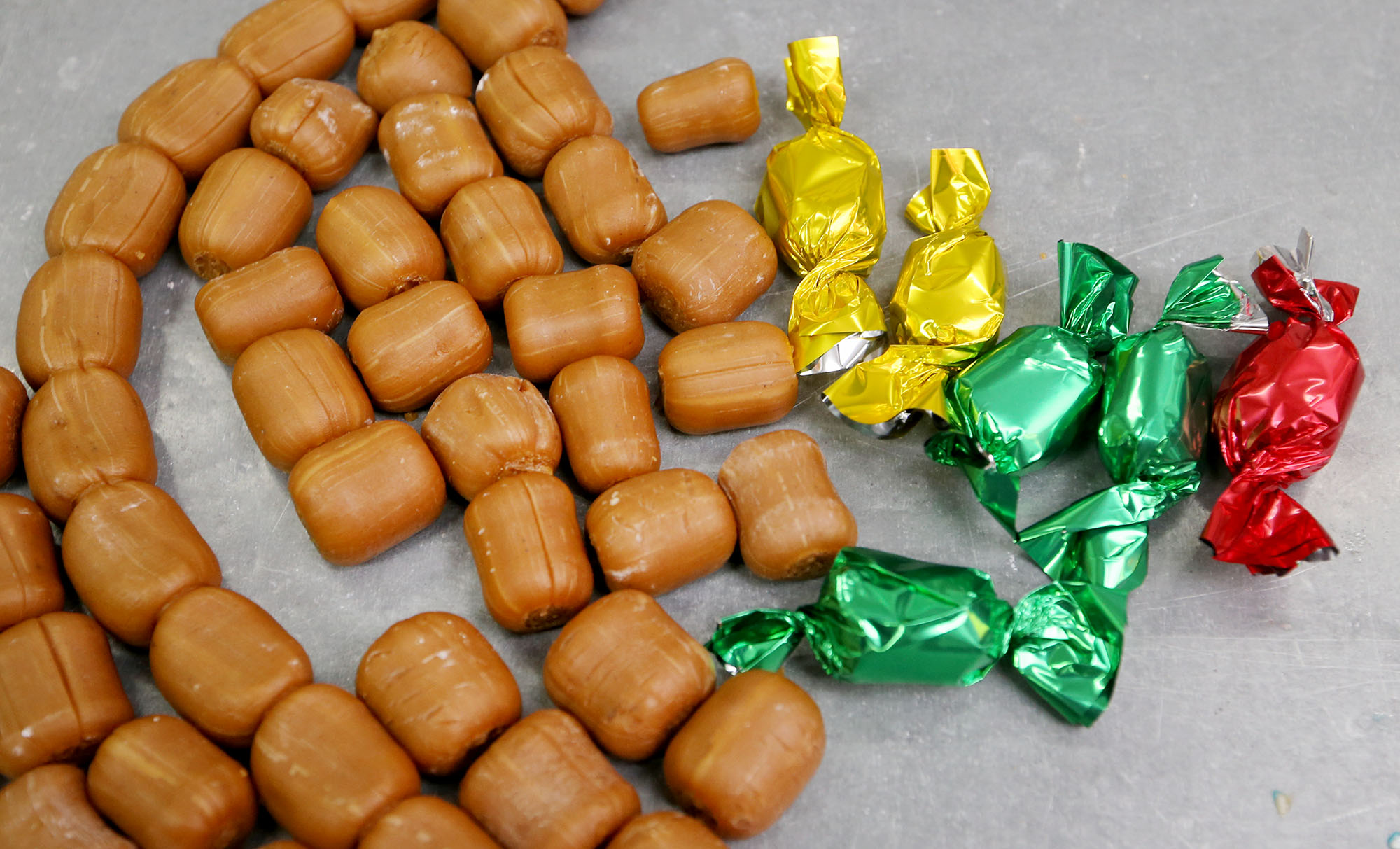 霹:5月4日/封底主文/它的诞生|棒棒糖 甜滋滋的“回忆杀”